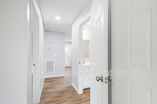 Building Photo - 6900 Seaver Dr NW