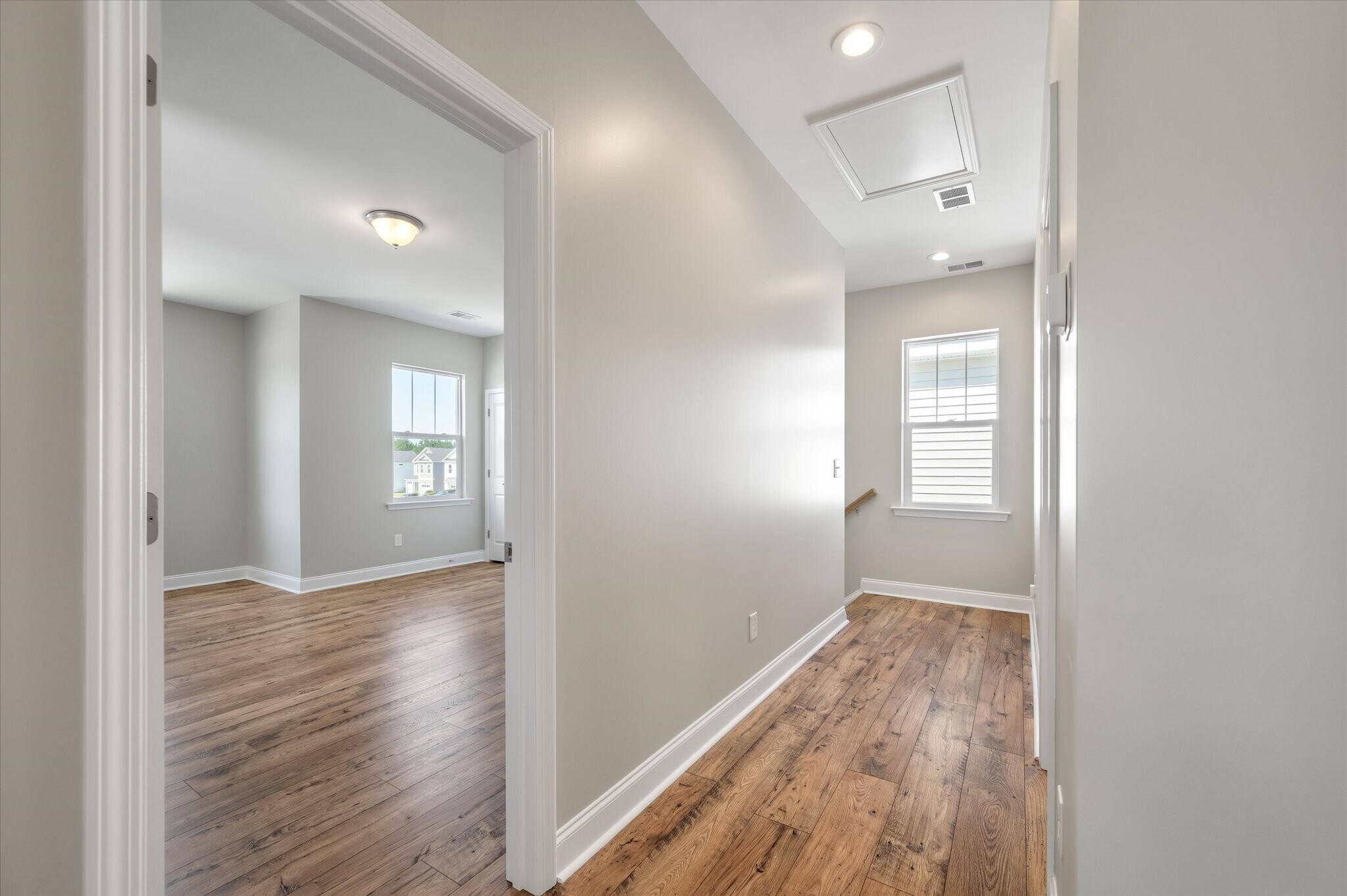 Building Photo - 127 Hawthorne Landing Dr