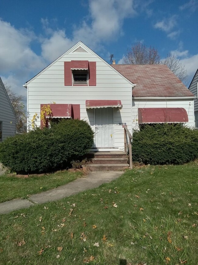 Primary Photo - Cozy 3 Bedroom Home