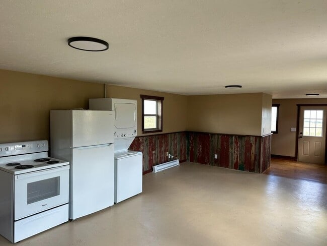Building Photo - 1054 Co Rd 390