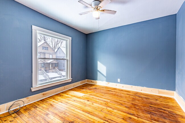 Building Photo - 292 Reynolds St