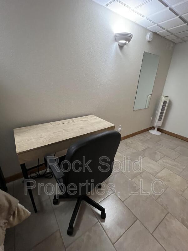 Building Photo - 7800 Happy Jack Rd