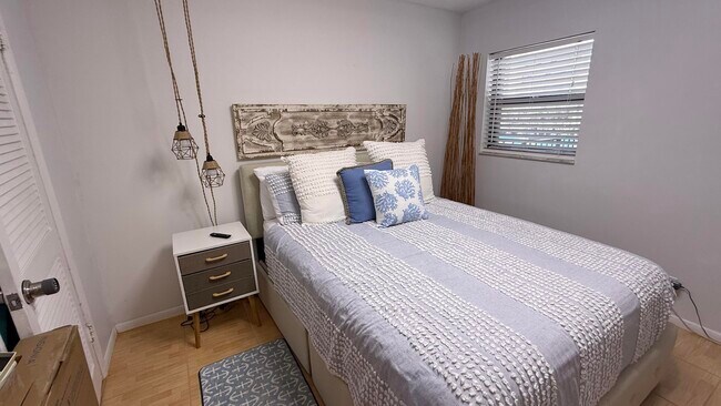 Building Photo - 5159 N Hwy A1A