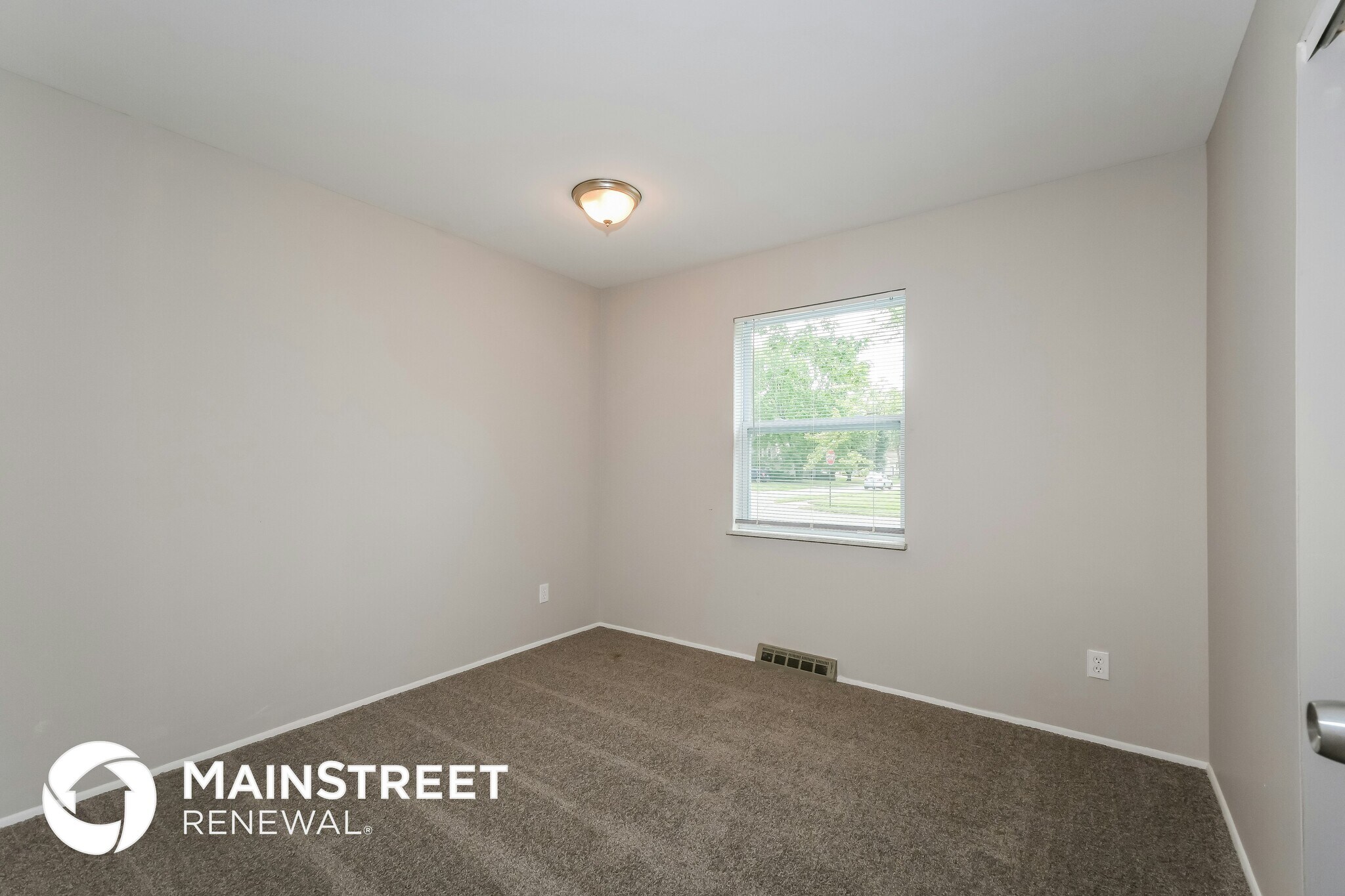 Building Photo - 1095 Cedar Pl