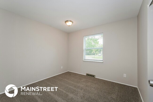 Building Photo - 1095 Cedar Pl