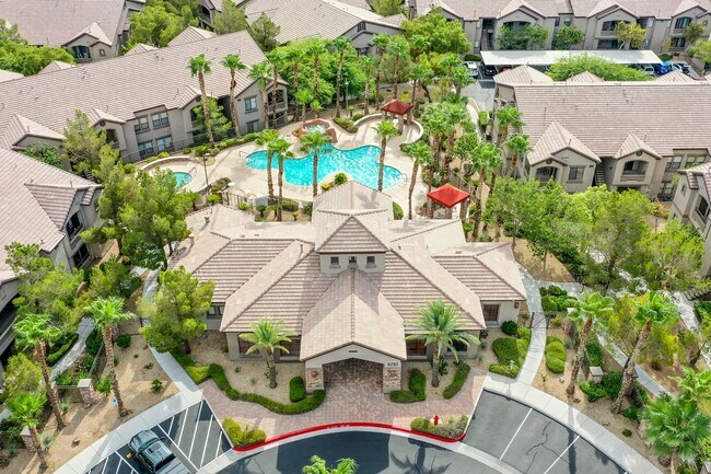 Building Photo - 8250 N Grand Canyon Dr