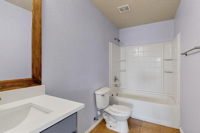 Building Photo - 621 Berry Tr