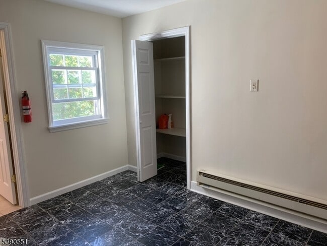 Building Photo - 68 Cottage Pl