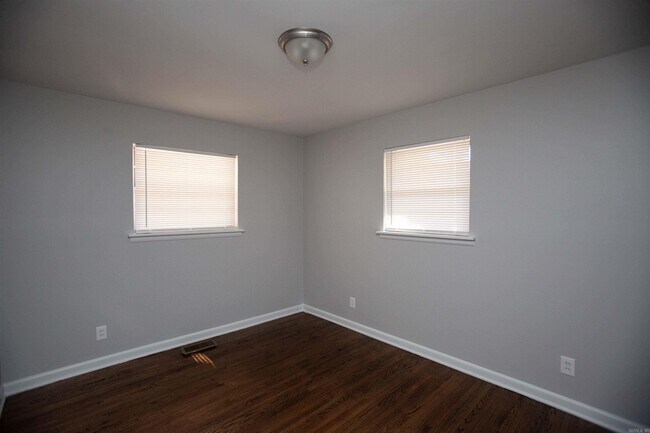 Building Photo - 2920 S Bryant St