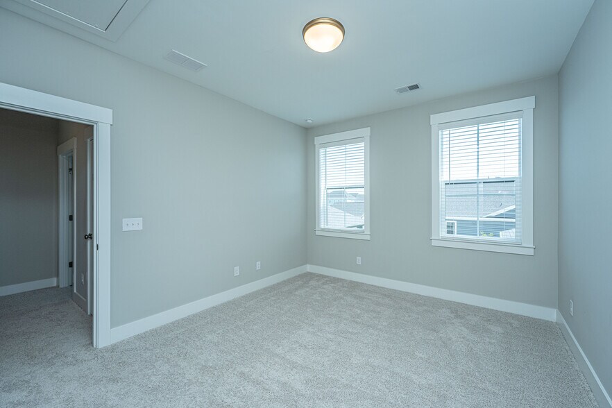 Building Photo - 163 Pocket Bend Cir