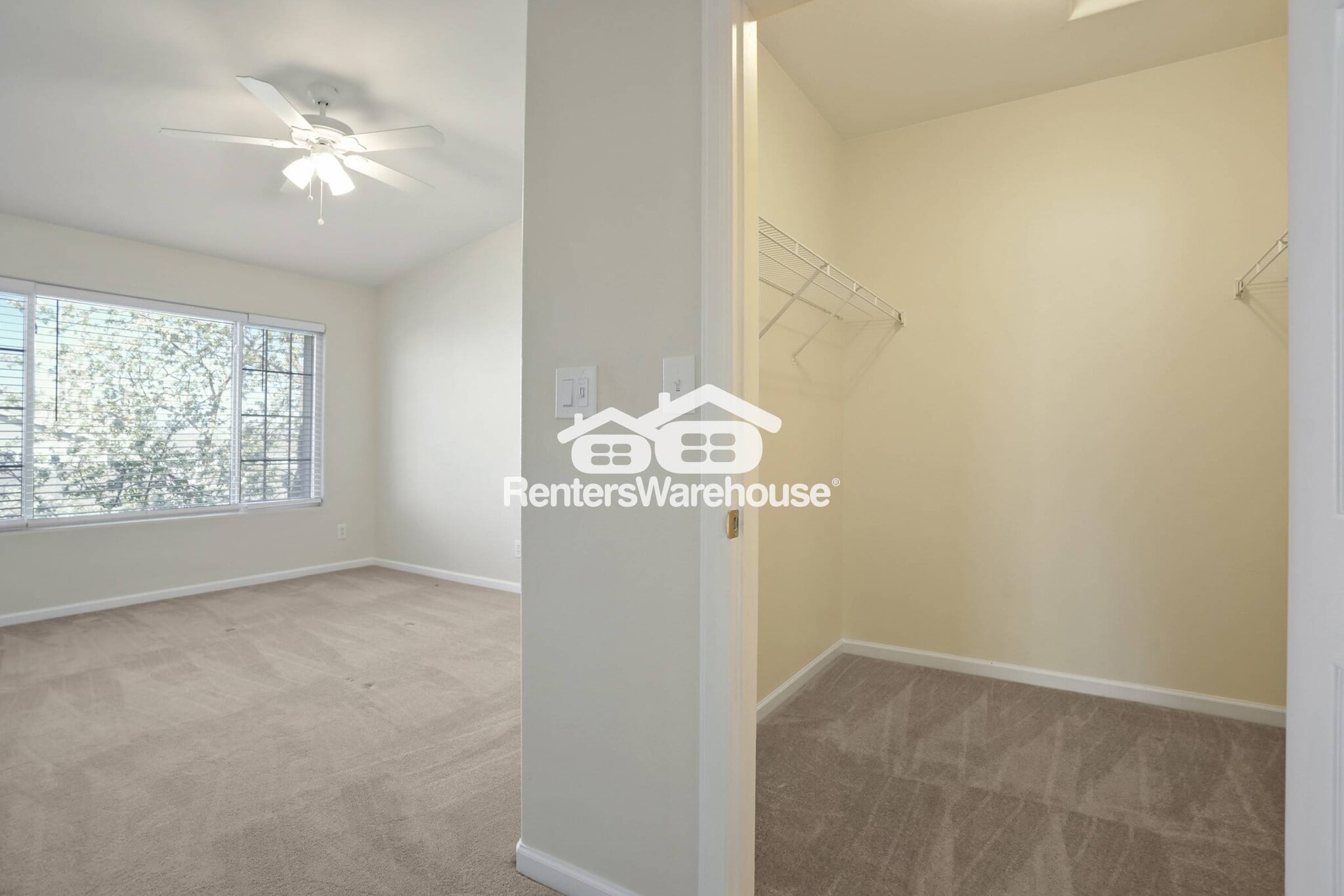 Building Photo - 3846 E Canyon Ranch Rd