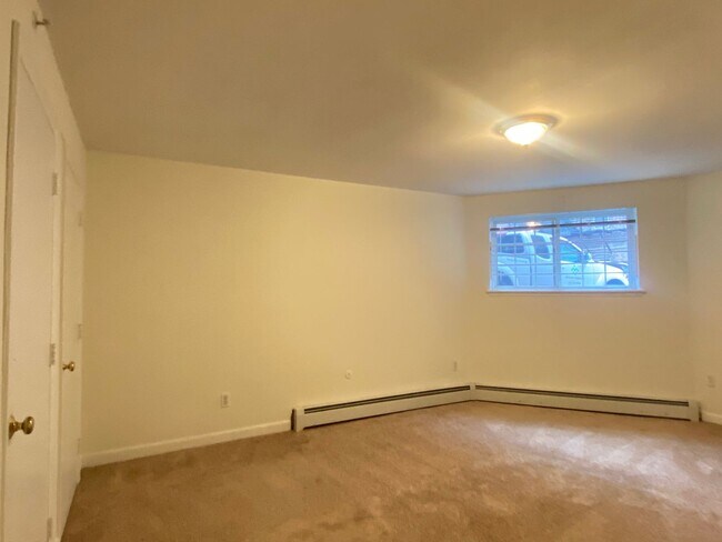 Building Photo - Nice 3 bed in Packards corner