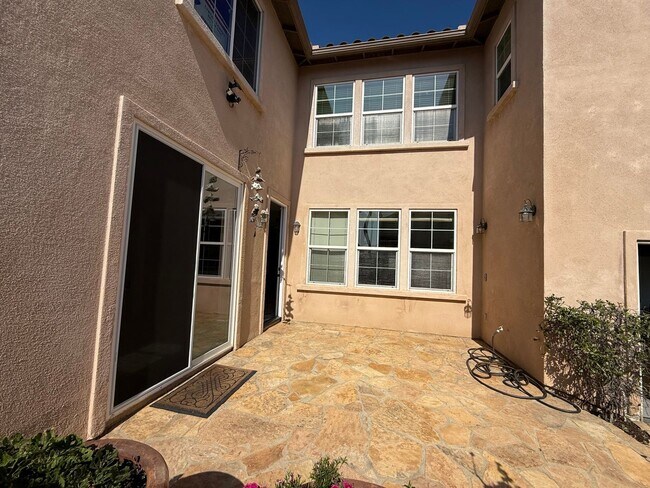 Building Photo - A Large and Spacious Home in Port Hueneme