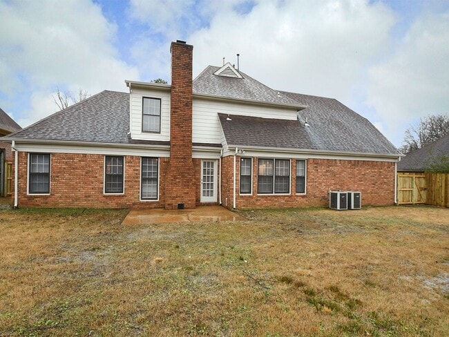 Building Photo - 4 bed, 2.5 bath home with great curb appeal near 385.