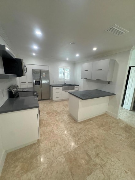 Building Photo - 13932 Kendale Lakes Dr
