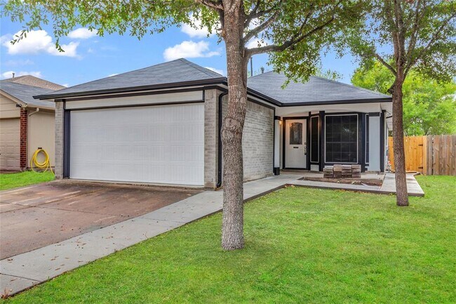 Building Photo - 16613 Jaron Dr