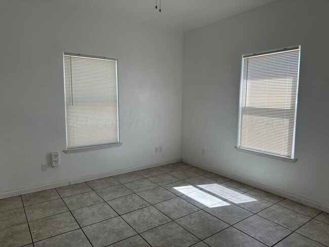 Building Photo - 746 N Williams St