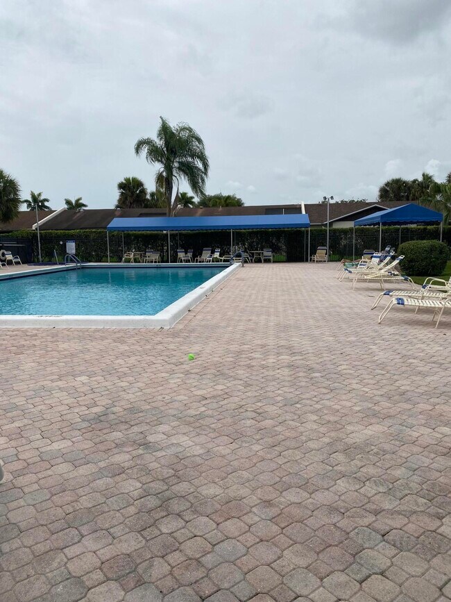 Building Photo - 5220 Las Verdes Cir