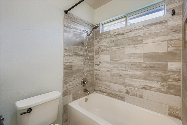 Building Photo - 903 Jasmine Trail