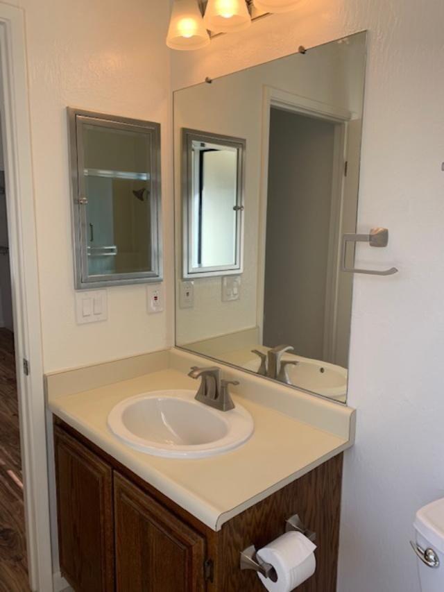Building Photo - Awesome 3 Bedroom Home! Great Price, Great Location And It's Available Now!