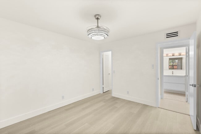 Building Photo - 361 Normandy Ln