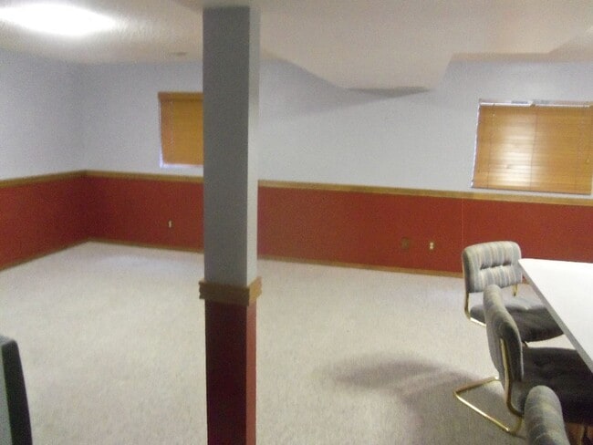 Building Photo - 8165 Lythrum Dr