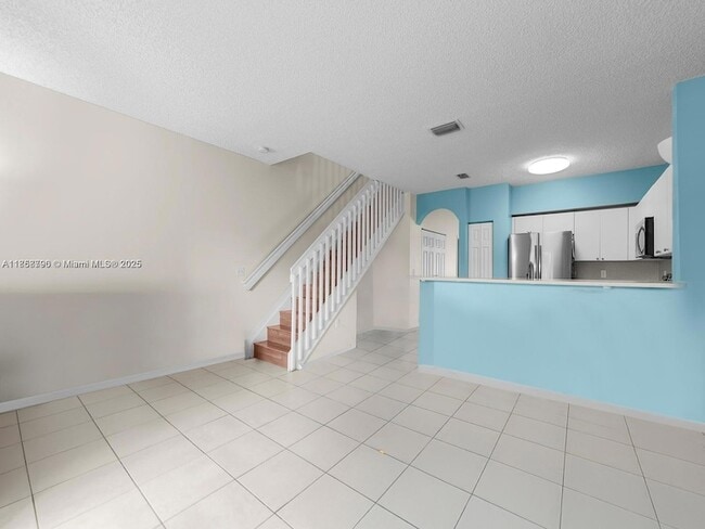 Building Photo - 2308 SE 24th Ave