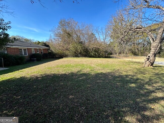 Building Photo - 190 Northcrest Dr