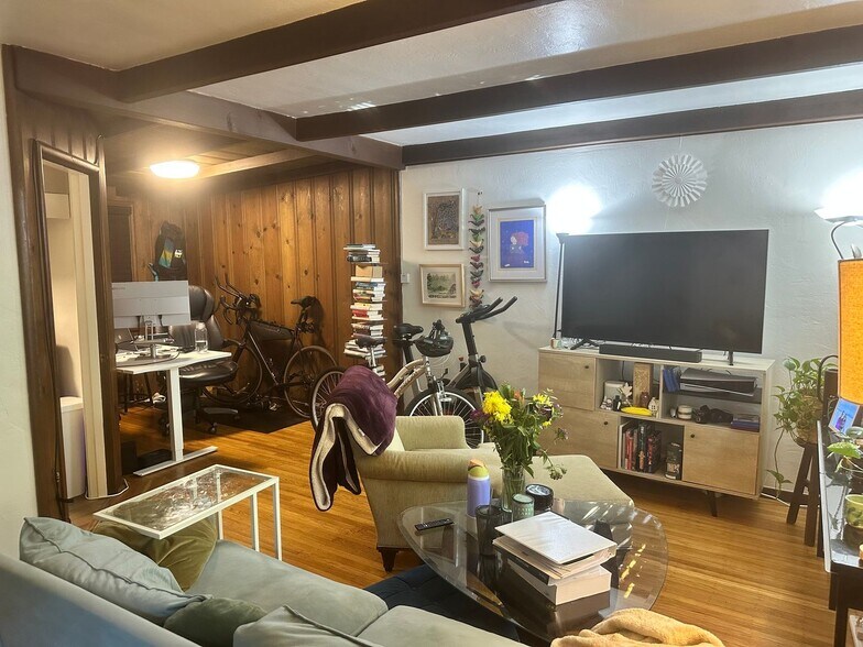 Building Photo - 2114 Ward St