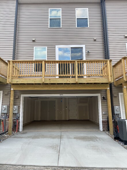 Building Photo - 9475 Pinkman Rd