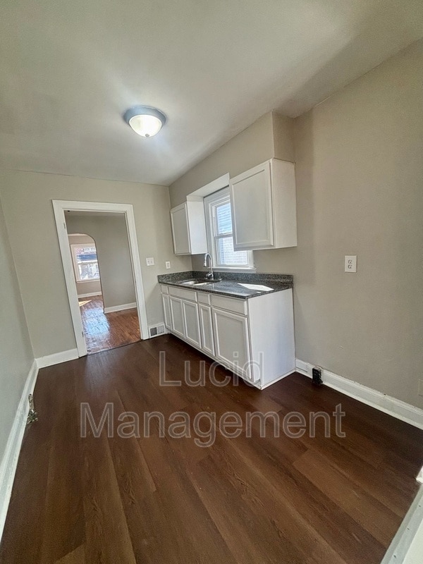 Building Photo - 328 Cecil Ave