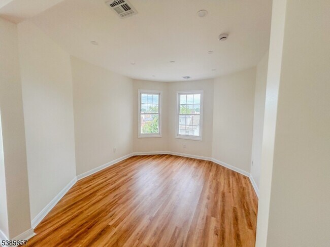 Building Photo - 261 22nd St