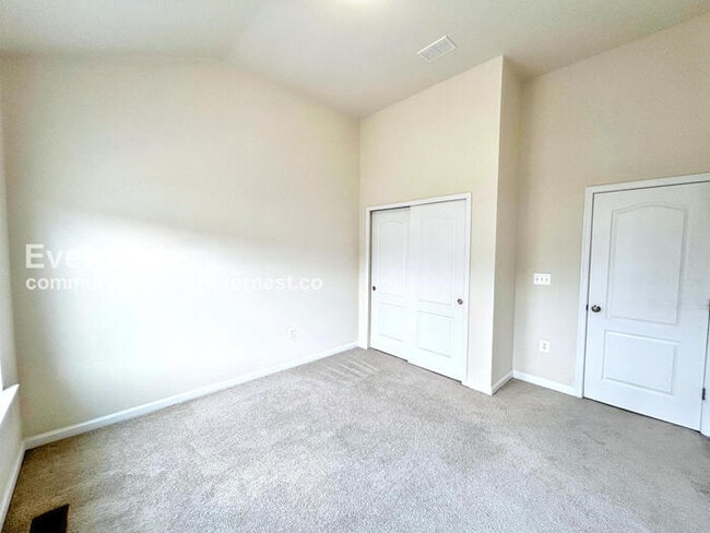 Building Photo - 43 Shepherds Hook Way