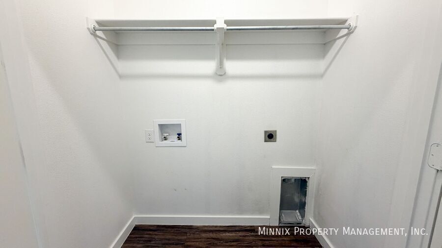 Building Photo - 2133 Kokomo Ave