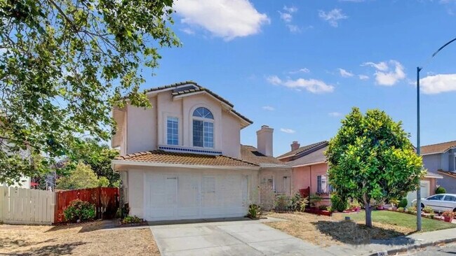 Building Photo - 746 Catalina Cir