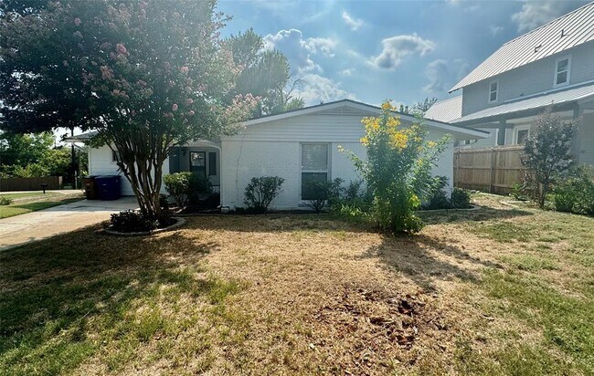 Building Photo - 3800 Tower View Ct