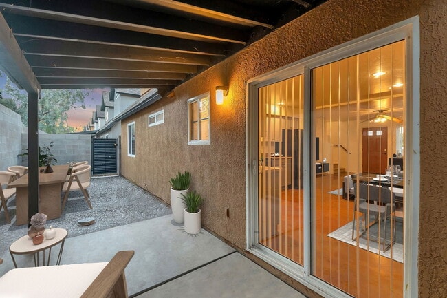 Building Photo - 2342 N 6th Ave