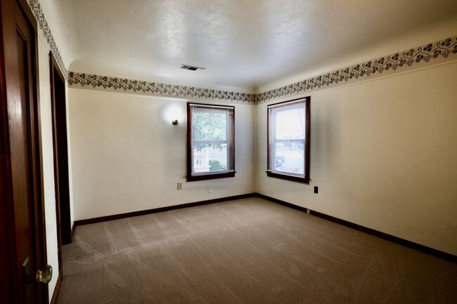 Building Photo - Available Now – Downtown Winters Bungalow