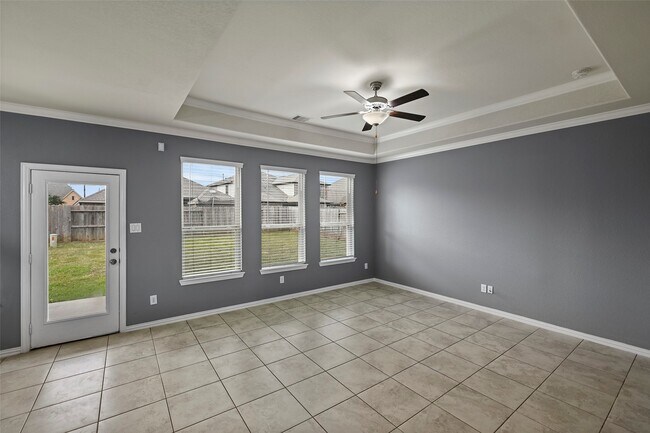 Building Photo - 2411 Lowndes Point