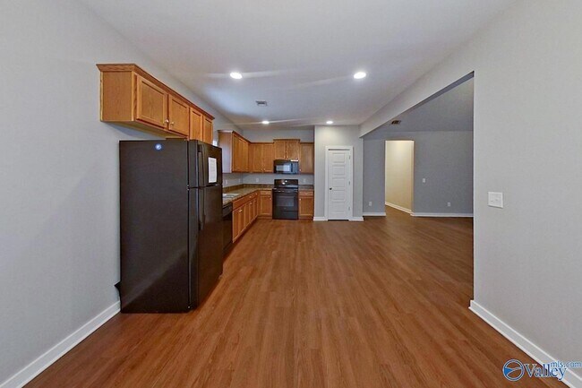 Building Photo - 1389 Old Rd