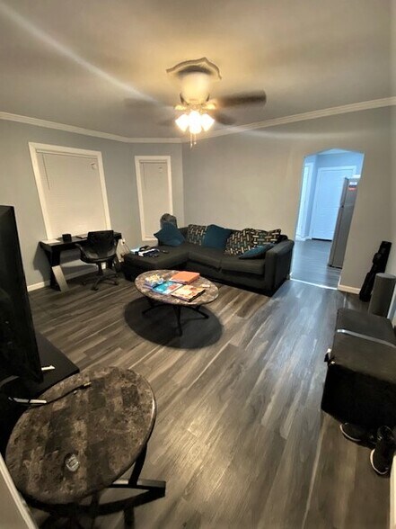 Building Photo - 121 Lexington Ave