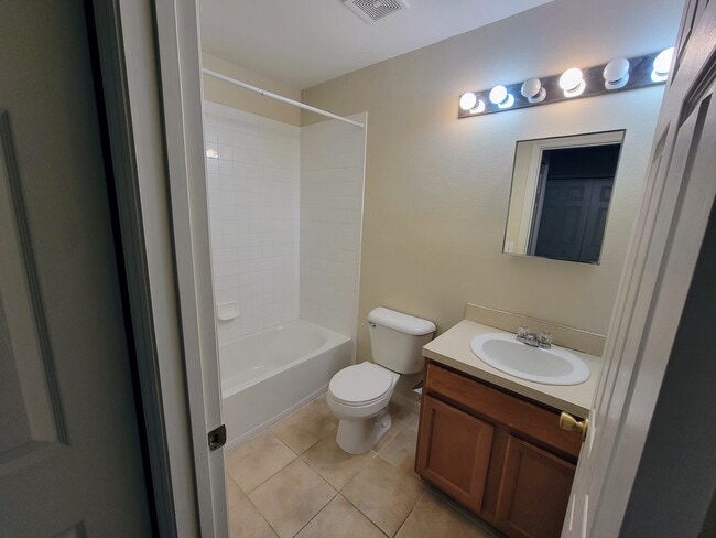 Building Photo - Winding River