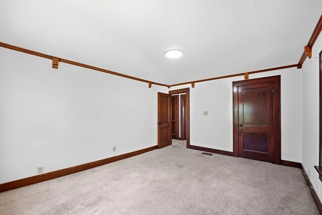 Building Photo - NEW LISTING! Spacious 3-Bedroom Home with ...