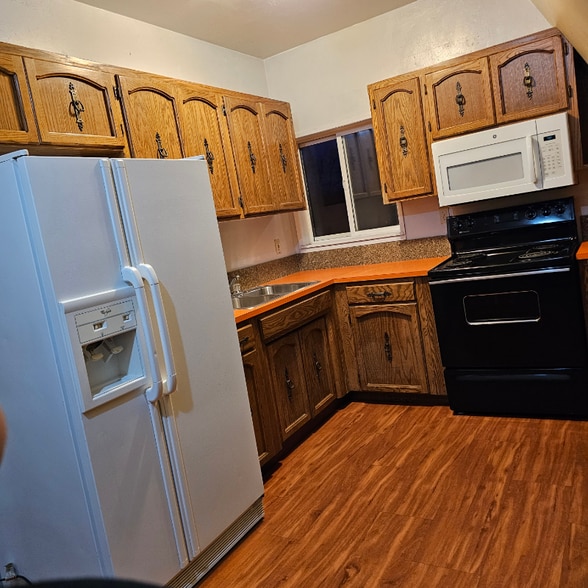 Building Photo - 2219 W College Ave