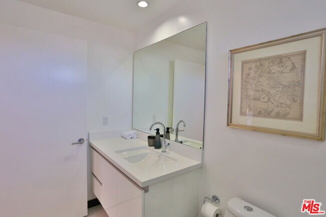 Building Photo - 11776 Idaho Ave