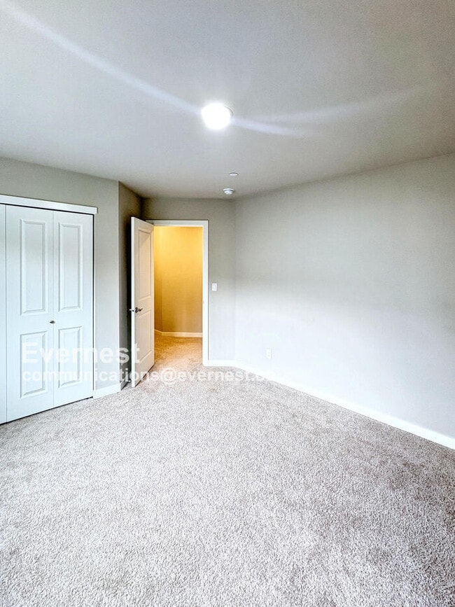 Building Photo - 16009 SE 141st Pl