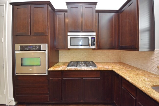 Building Photo - 1831 Dart St