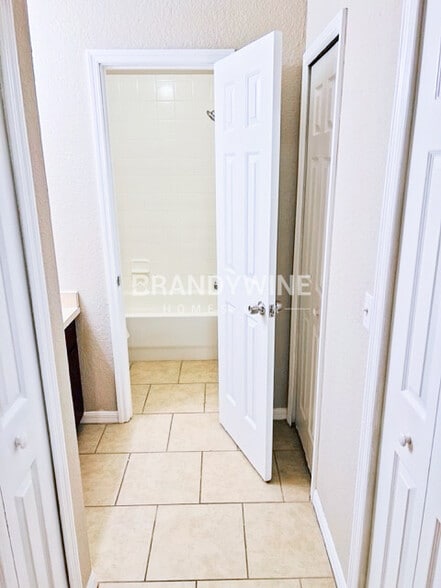 Building Photo - 244 W 20th St