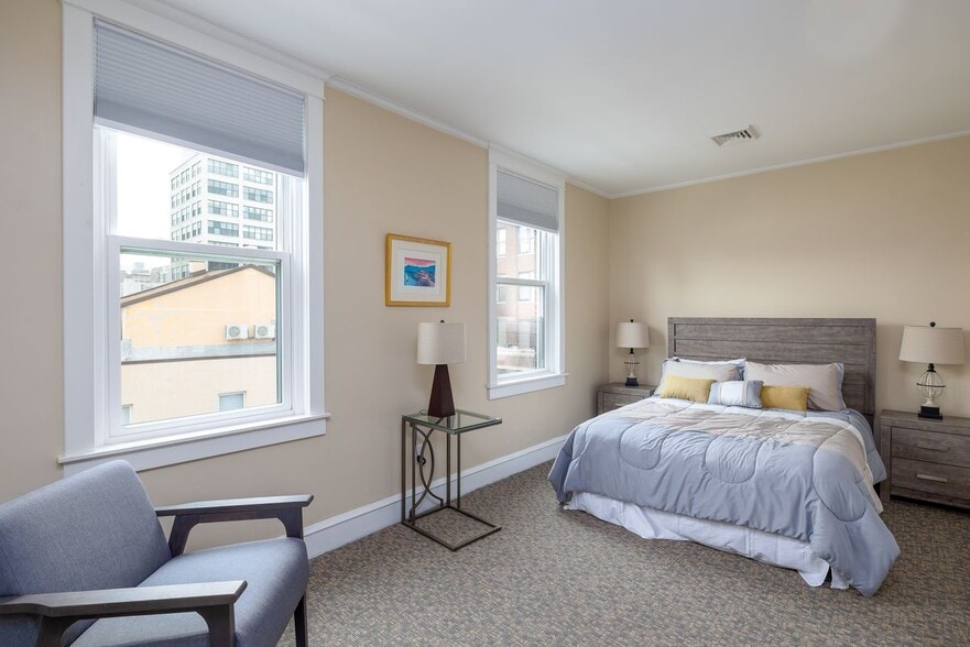 Building Photo - 1131 Callowhill St