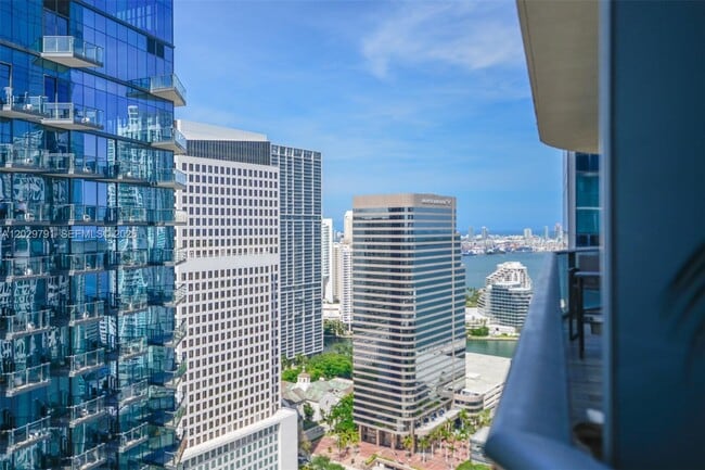 Building Photo - 801 S Miami Ave